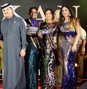 Mahima Chaudhry Wished And Encouraged All The Dignitaries At FACE OF INDIA ACHIEVERS AWARD